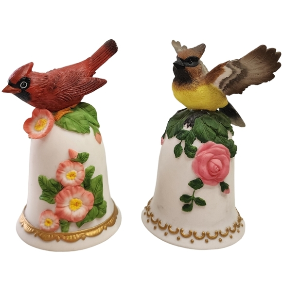 Set of 2 Ceramic Figurines of Cardinal Birds On Flared Bases 6x 3.5 inch‎ - Picture 1 of 13